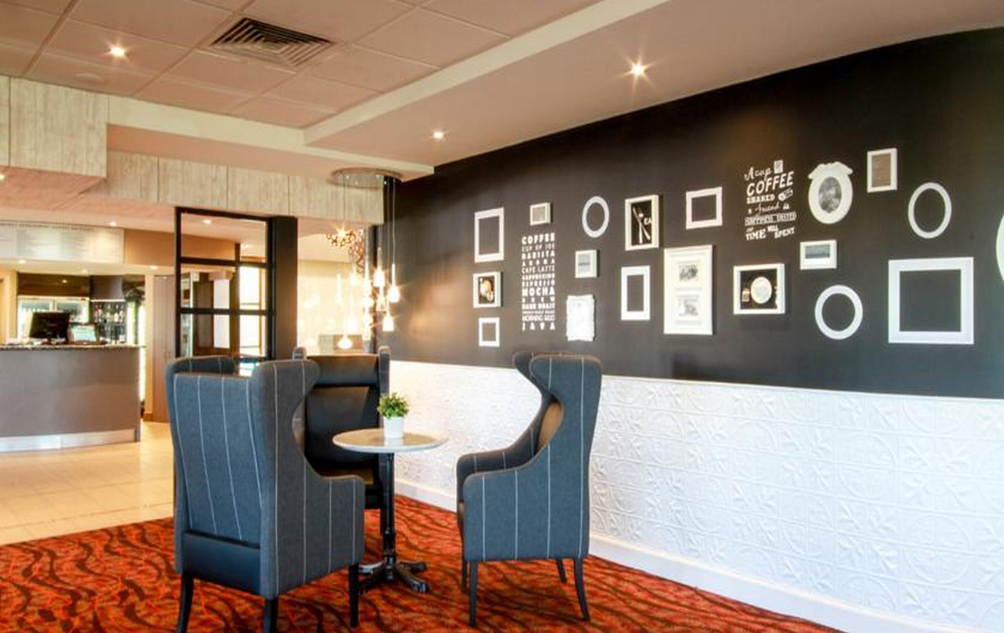 Hotel Ibis Styles The Entrance Exterior foto